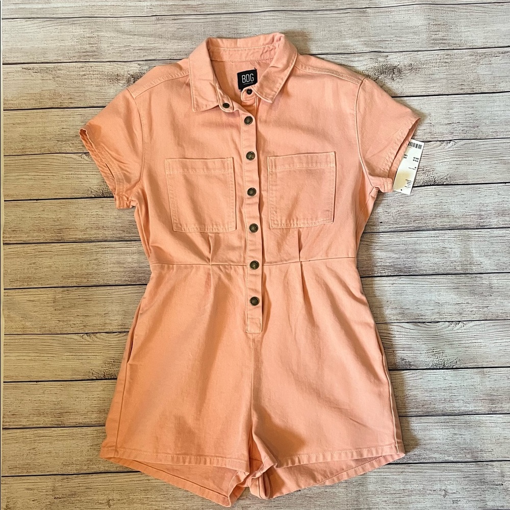 New With Tags Urban Outfitters Coral Jumper